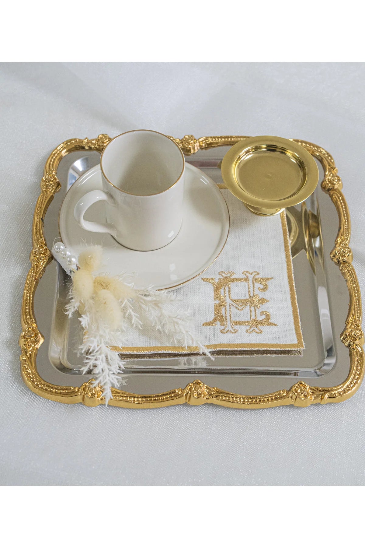 Lüks Monogram Tasarımlı Kişiselleştirilebilir Gold Detaylı Söz Nişan Mendili