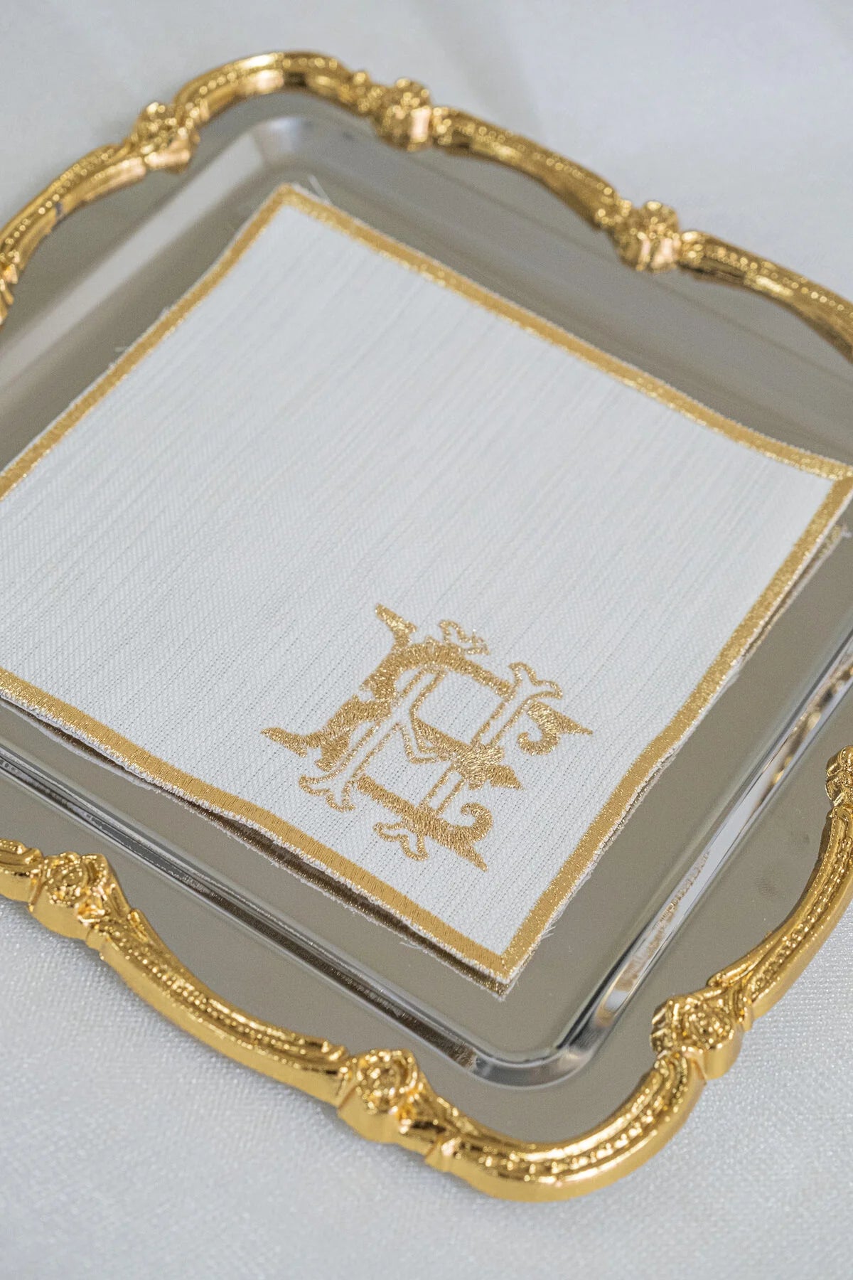 Lüks Monogram Tasarımlı Kişiselleştirilebilir Gold Detaylı Söz Nişan Mendili
