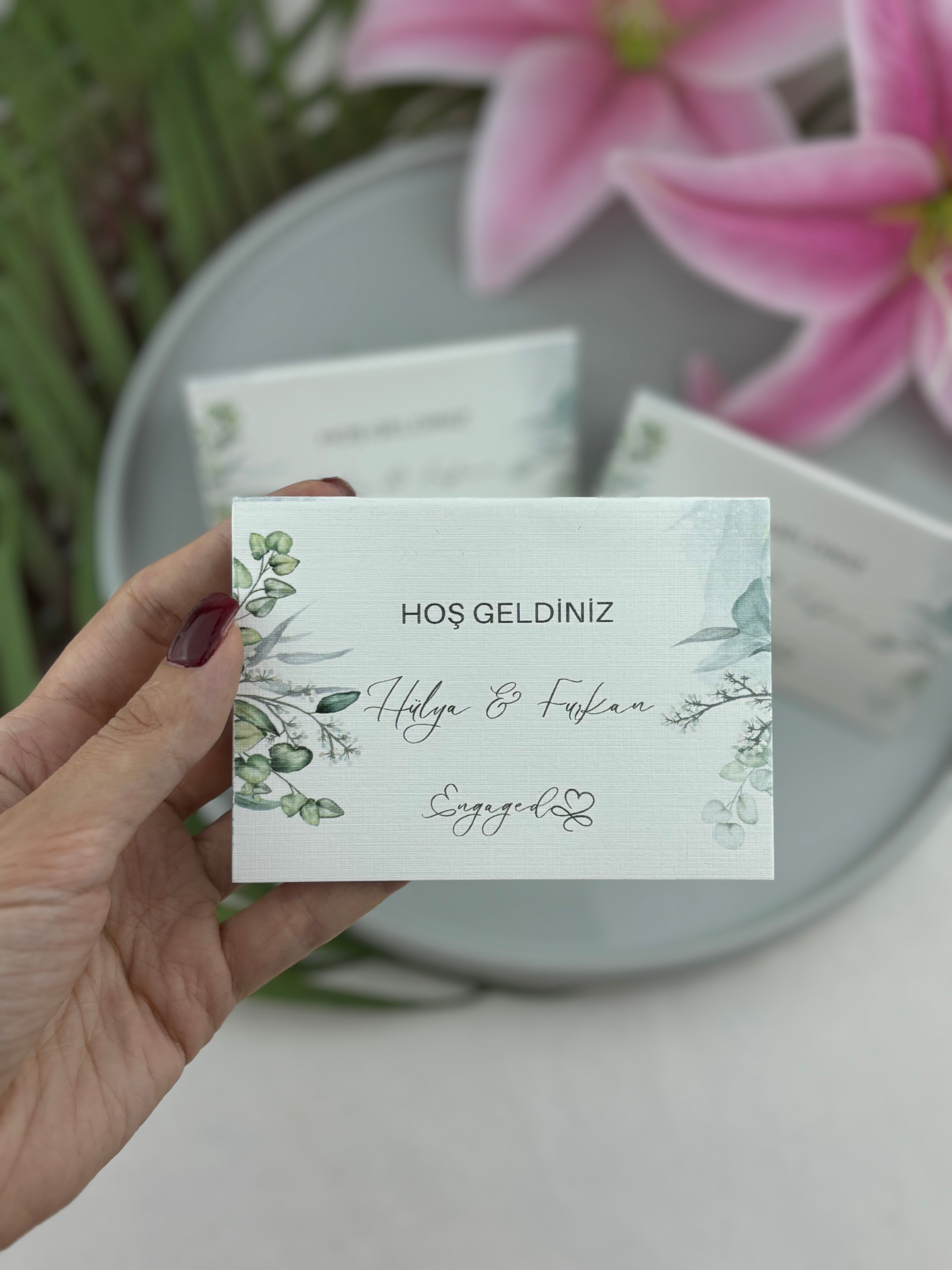 okaliptüs çerçeveli kişiye özel masa isimliği, 10,5 × 7,5 cm