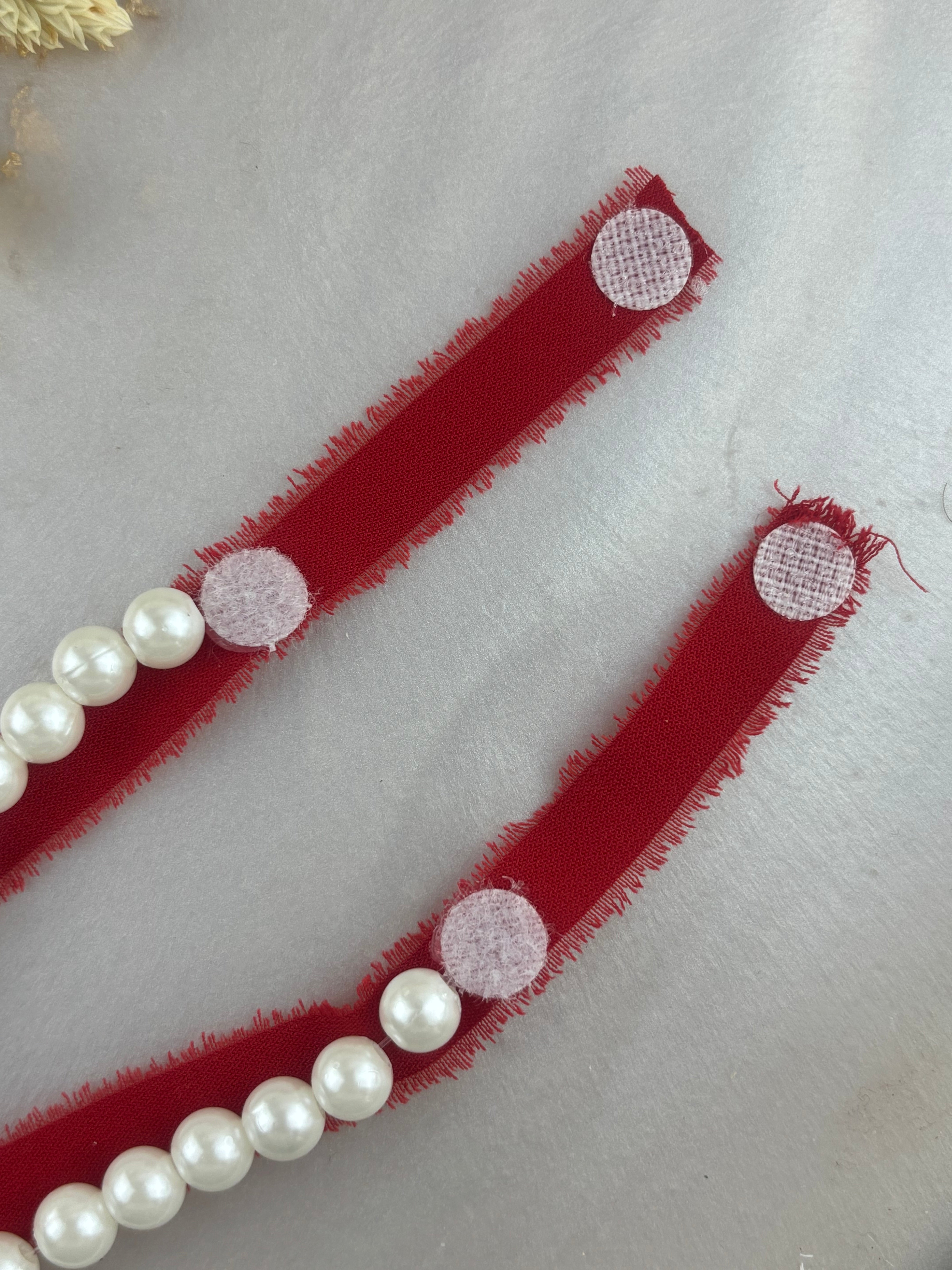 Rotes Verlobungsband aus perlmuttfarbener Seide – personalisiertes Ringband, Eleganz und Eleganz