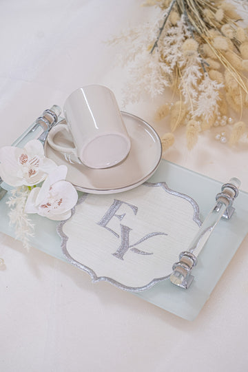 Gümüş (Silver) Modern Monogram Nakışlı Keten Sunum Altlığı
