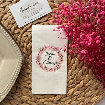 Pembe Sakura Çelenkli kişiye özel isimli peçete, düğün ve nişan için 20'li paket