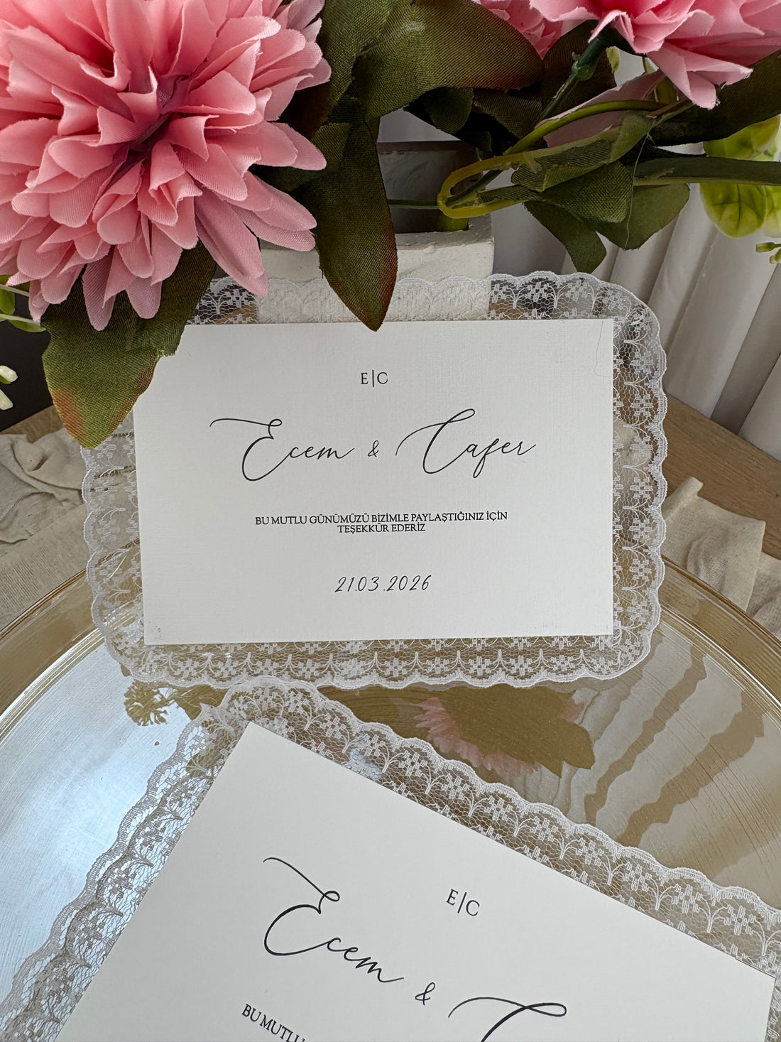 Dantel Detaylı Masa kartı