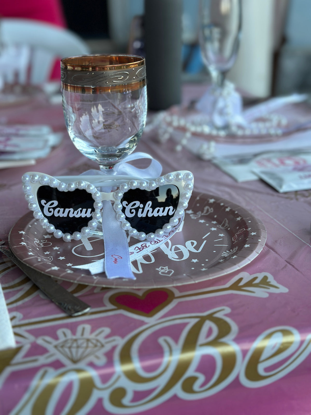 Kişiye Özel Bride to Be Parti Gözlüğü – İsimli İncili Parti Gözlüğü
