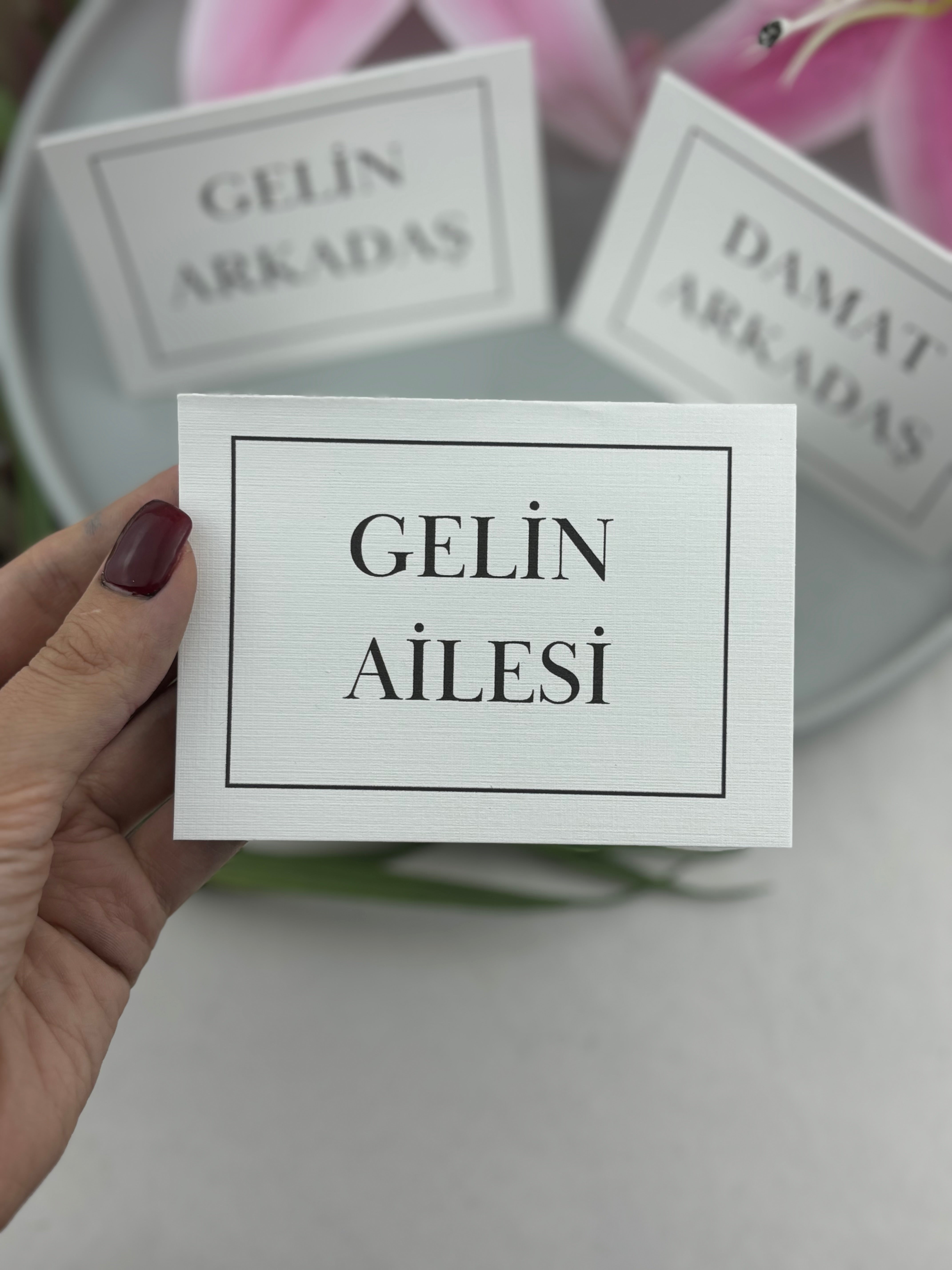25'li hazır set kişiye özel masa isimliği masa üstü görünümü 1
