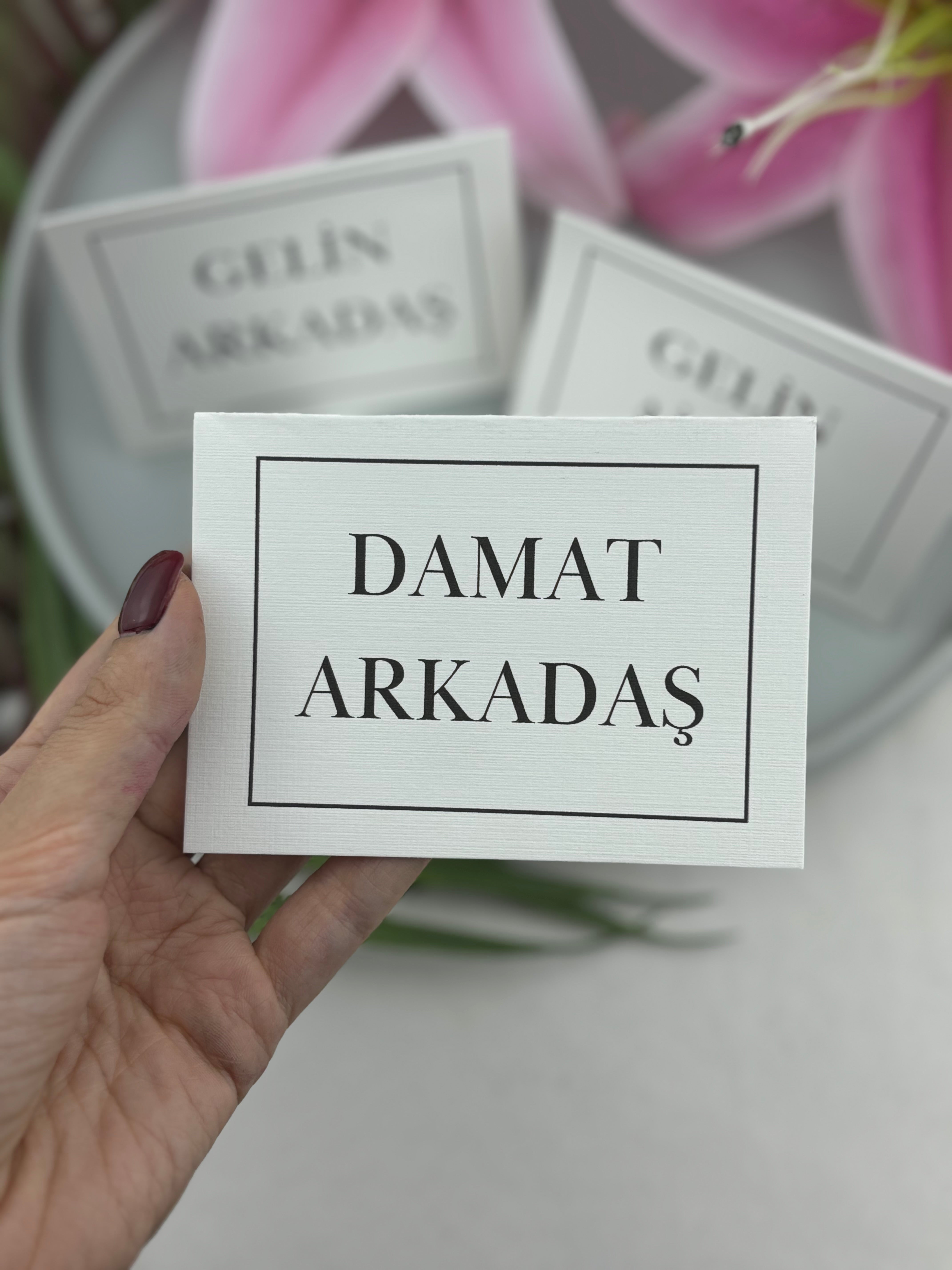 25'li hazır set kişiye özel masa isimliği masa üstü görünümü 2
