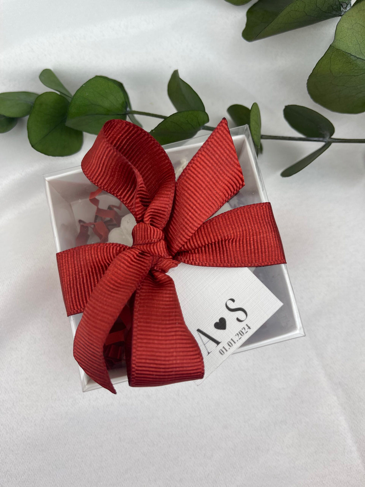 Verlobungsversprechen-Geschenk mit Austernkerze in Schachtel