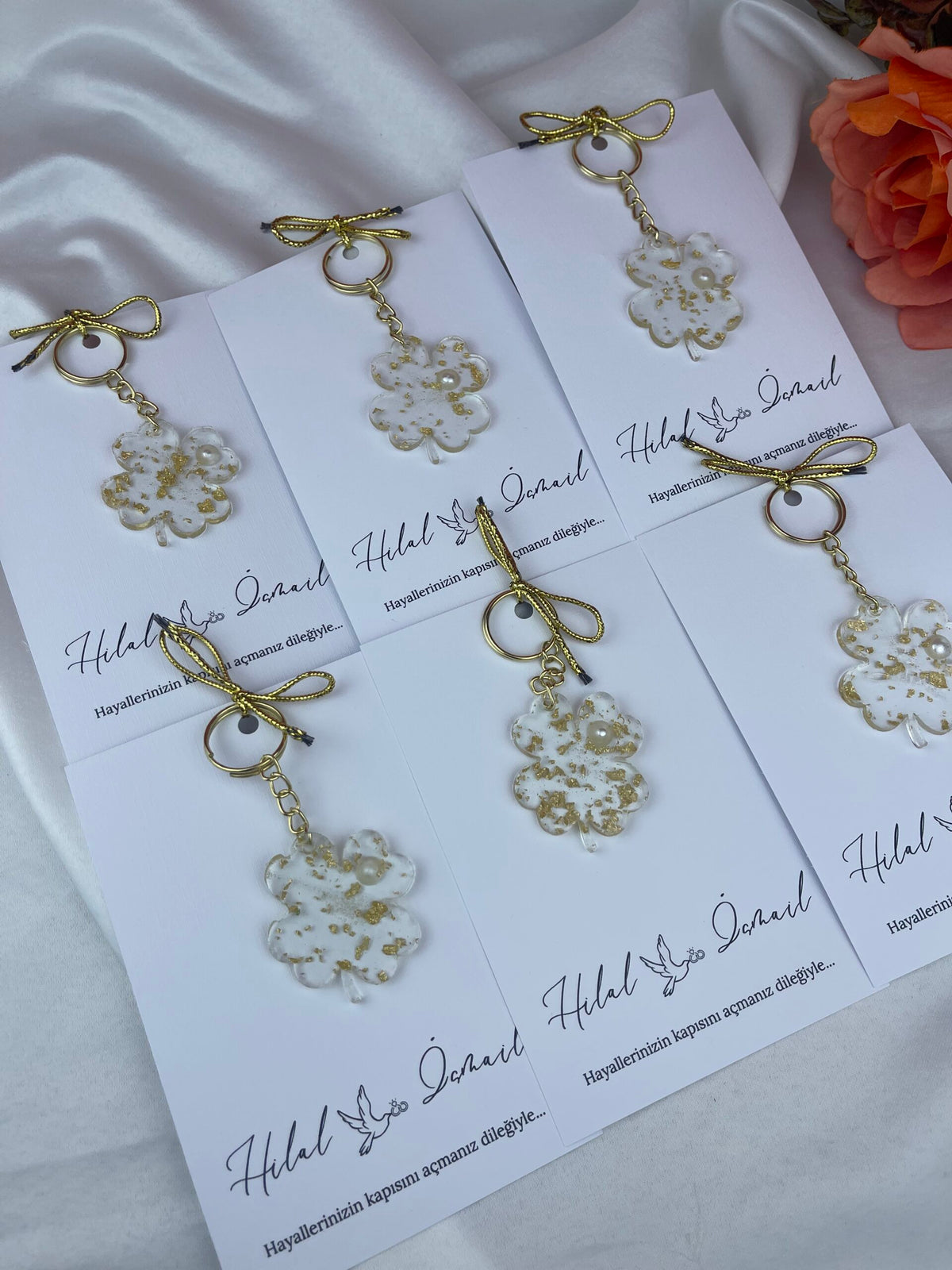Schlüsselanhänger mit Epoxidkleeblatt – Geschenke für Versprechen und Verlobung