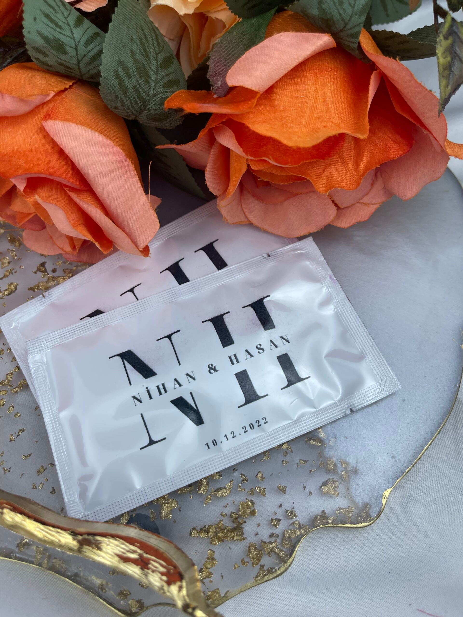Monogram Baş Harfli Minimal kişiye özel isimli ıslak mendil, düğün ve nişan için 20'li paket